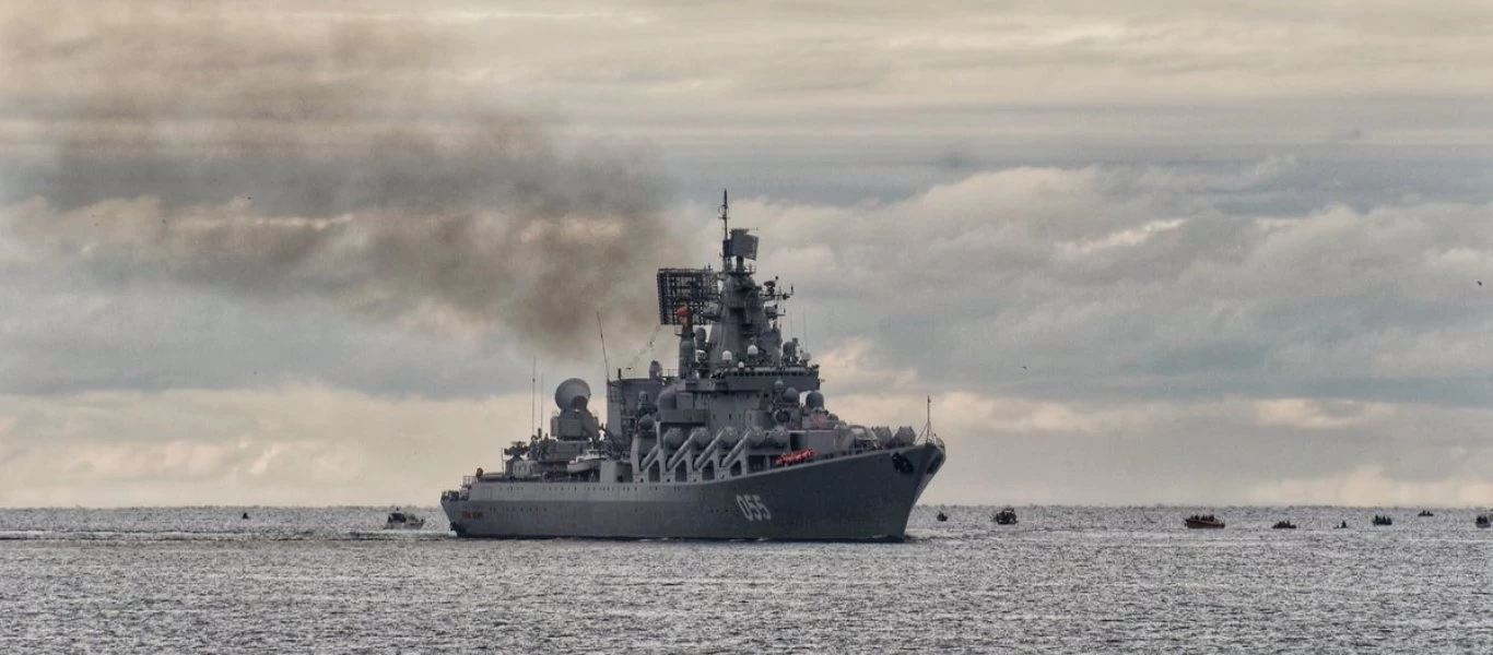 Το ρωσικό καταδρομικό Marshal Ustinov δεν τα «κατάφερε» στον Βόσπορο (βίντεο)